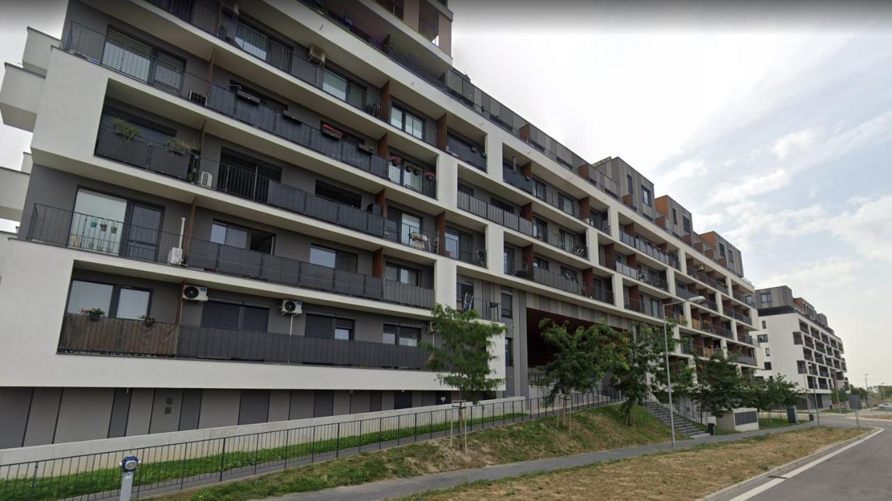 1 Room Apartment With Terrace, Slnecnice Братислава Екстериор снимка