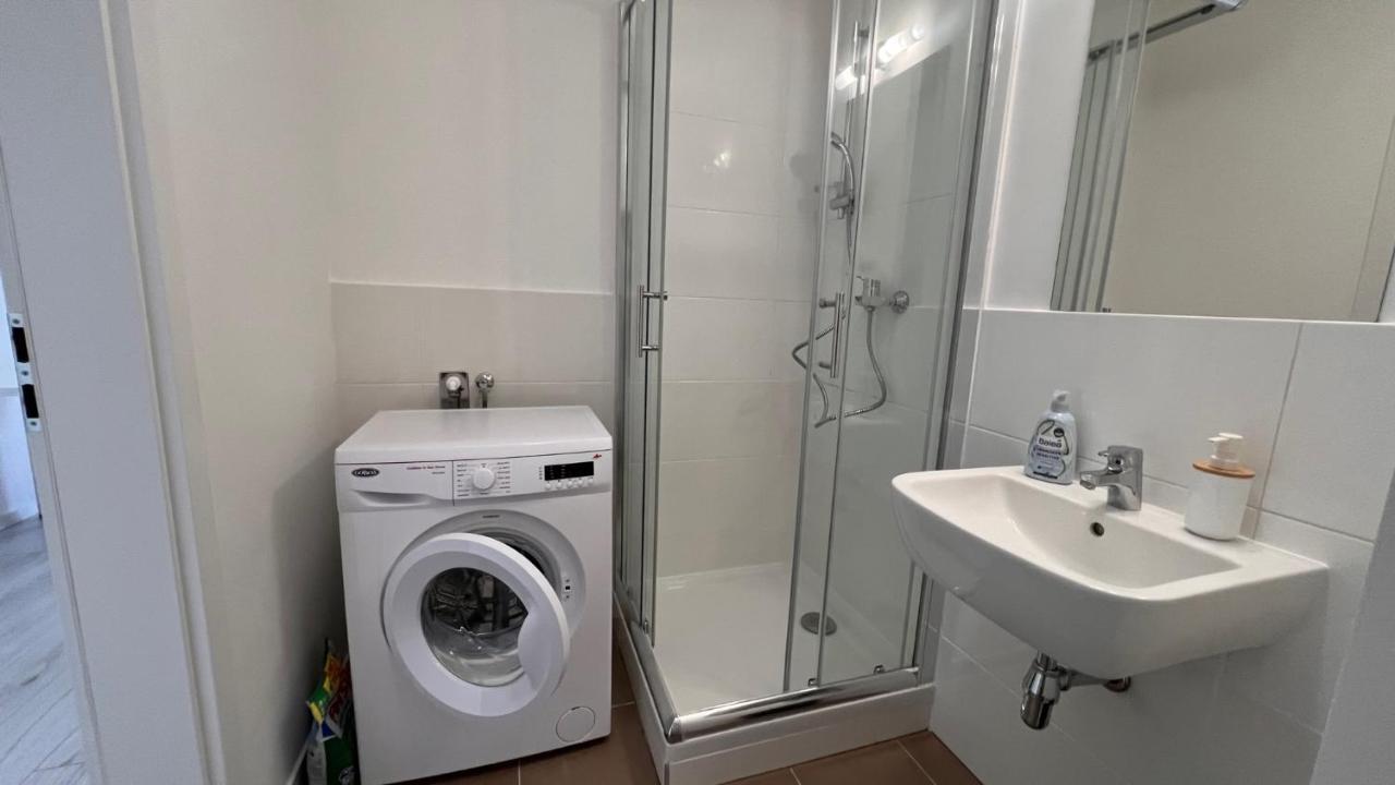 1 Room Apartment With Terrace, Slnecnice Братислава Екстериор снимка
