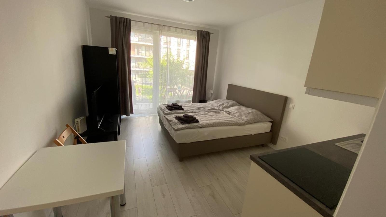 1 Room Apartment With Terrace, Slnecnice Братислава Екстериор снимка