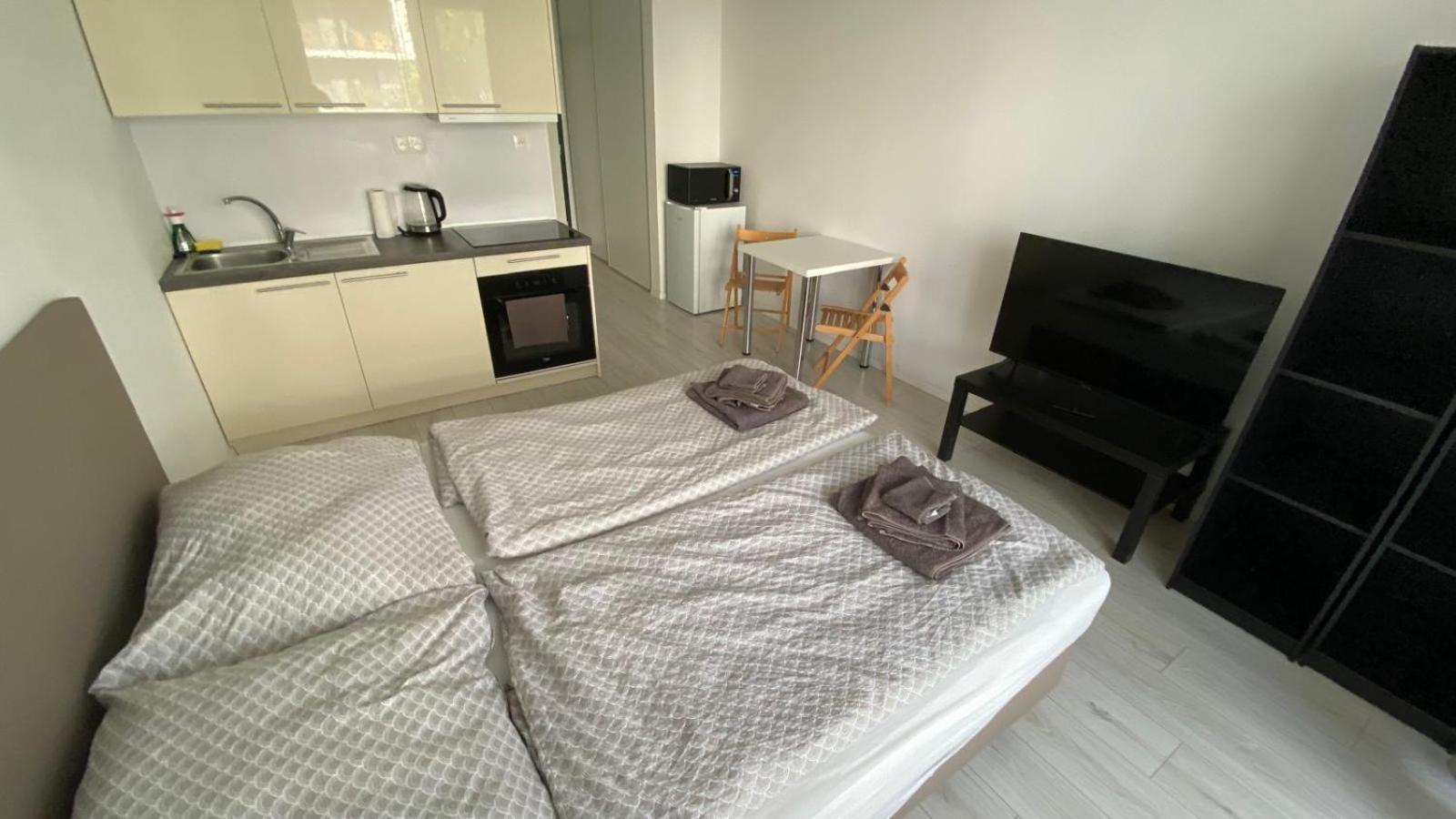 1 Room Apartment With Terrace, Slnecnice Братислава Екстериор снимка