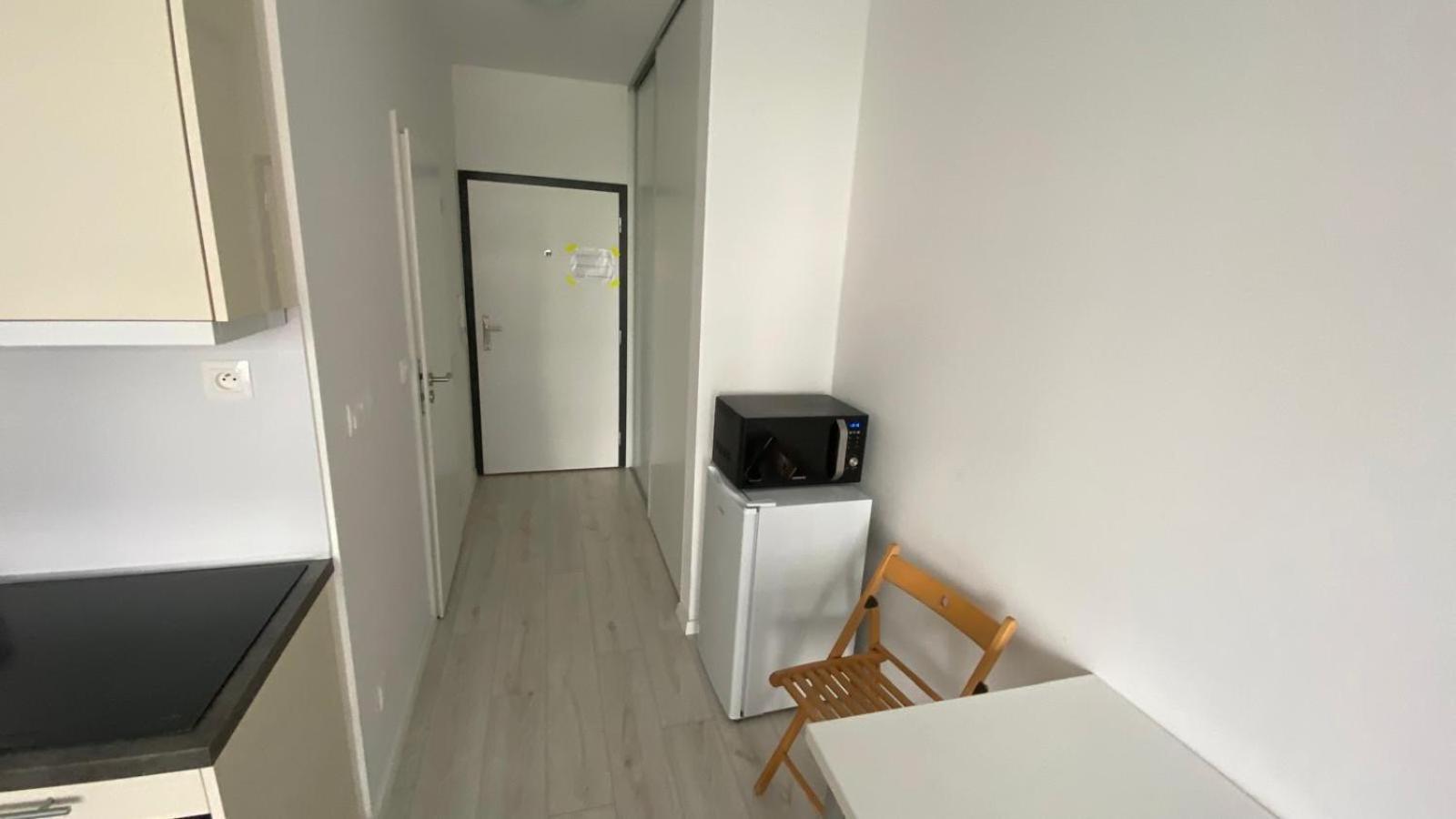 1 Room Apartment With Terrace, Slnecnice Братислава Екстериор снимка